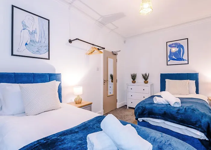 Modern 3-bed , Sleeps 7, Free Parking & Close To Centre Dom wakacyjny *