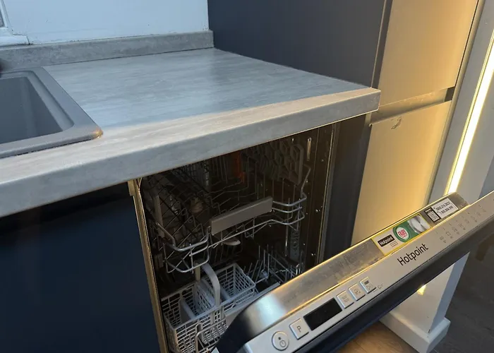 Cosy 2 Double Bedroom In Ancoats 7 Minutes From Coop Live, Etihad Stadium & Centre- Free Parking Available *