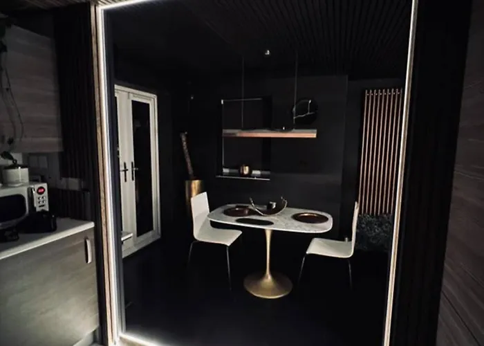 Private Bedroom In Unique Luxury House, Salford, 홈스테이 맨체스터