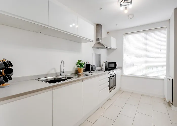 Four Bedroom By Brookland Serviced Short Lets With Free Wifi Lejlighed Manchester