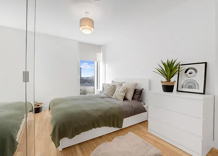 Luxury 2br In Media 맨체스터