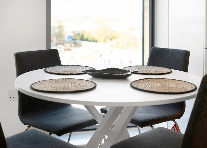 Luxury 2br In Media * מנצ'סטר