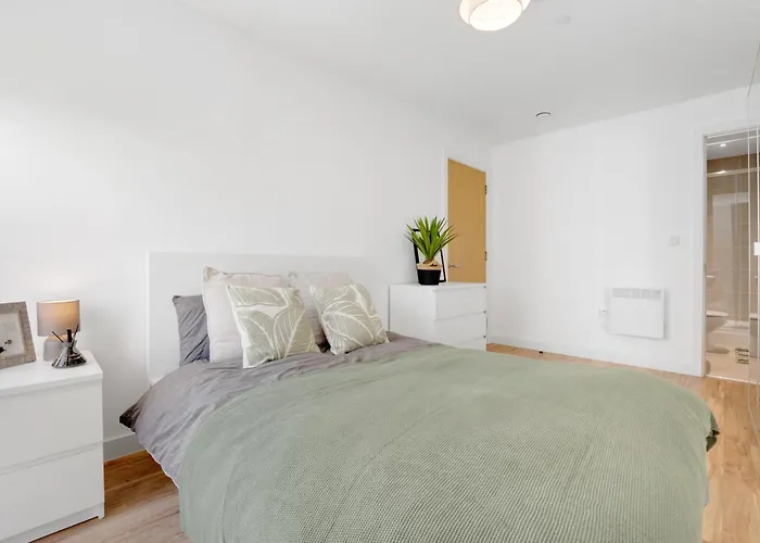 Luxury 2br In Media アパート *