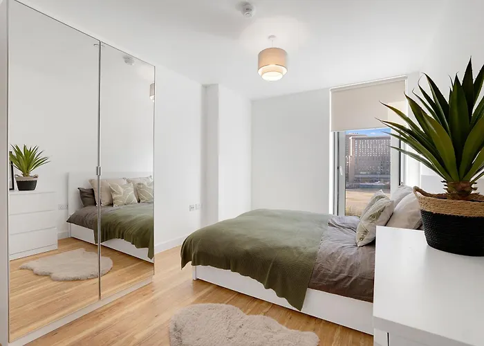 New! 2br In Media דירה מנצ'סטר