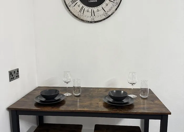 Cosy 2 Double Bedroom In Ancoats 7 Minutes From Coop Live, Etihad Stadium & Centre- Free Parking Available