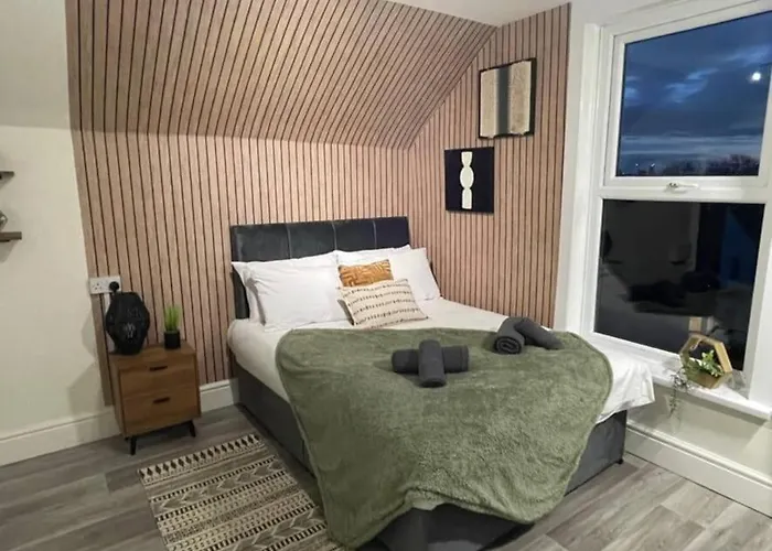 Deluxe In 20 Percent Off For Drake Concert Attendees!