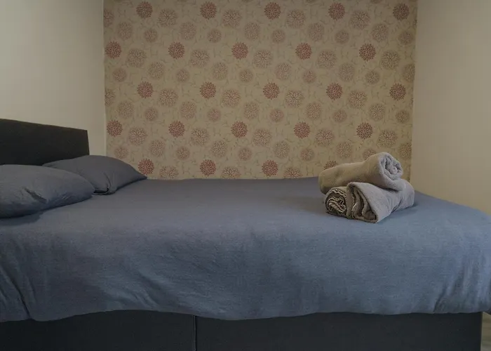 Lovely Modern 2 Bed Flat With Parking, Close To Centre * Manchester