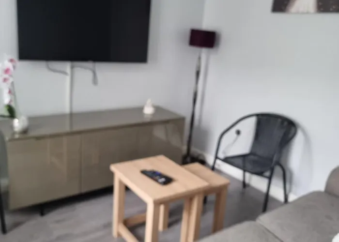 Daire Newly Refurbished 2- Bed Stylish