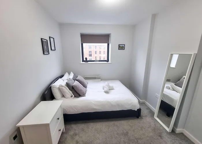 Canal Side Flat By Superhost Manchester
