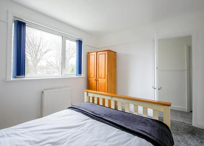 Holiday home 5-bedroom In Trendy Dibsbury Area With Parking Manchester