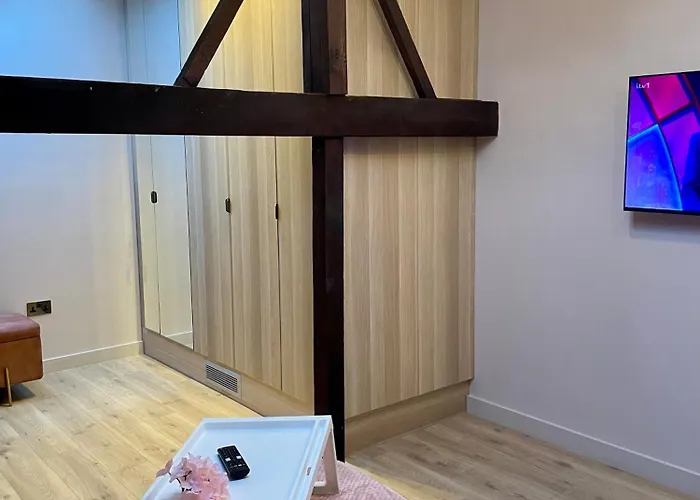 Pretty Pink Posh Penthouse Manchester