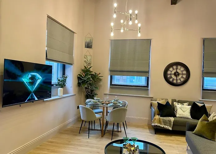 Emerald Escape 3 Bed 3 Bath *