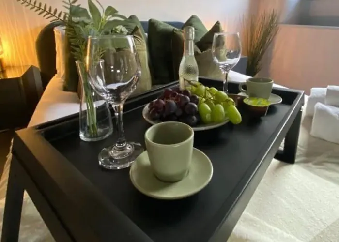 Emerald Escape 3 Bed 3 Bath 아파트 *