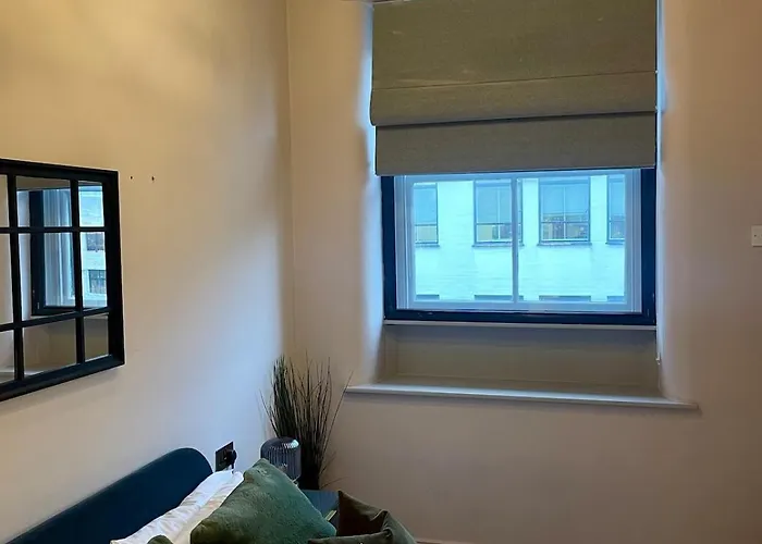 Emerald Escape 3 Bed 3 Bath *