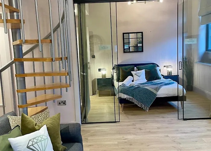 Emerald Escape 3 Bed 3 Bath *