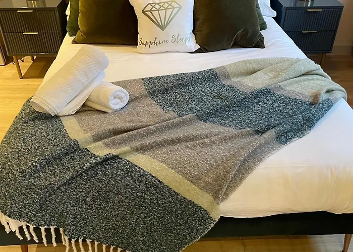 Apartment Emerald Escape 3 Bed 3 Bath