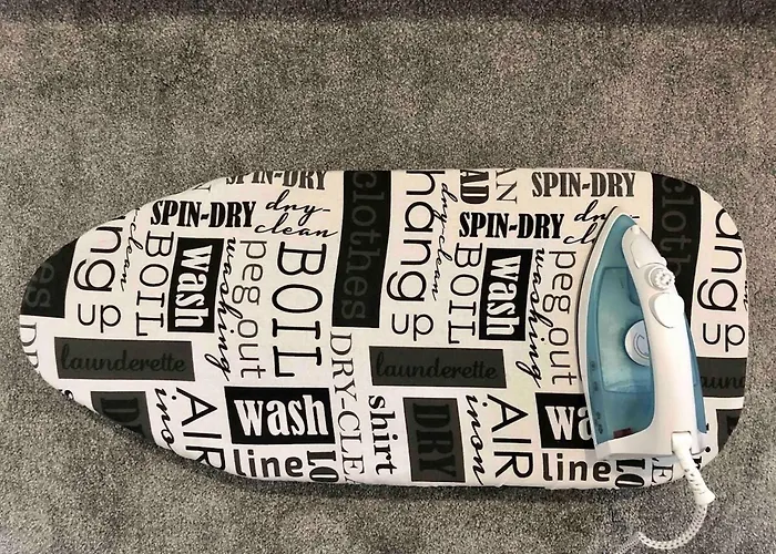 Private Bedroom In Unique Luxury House, Salford, 맨체스터