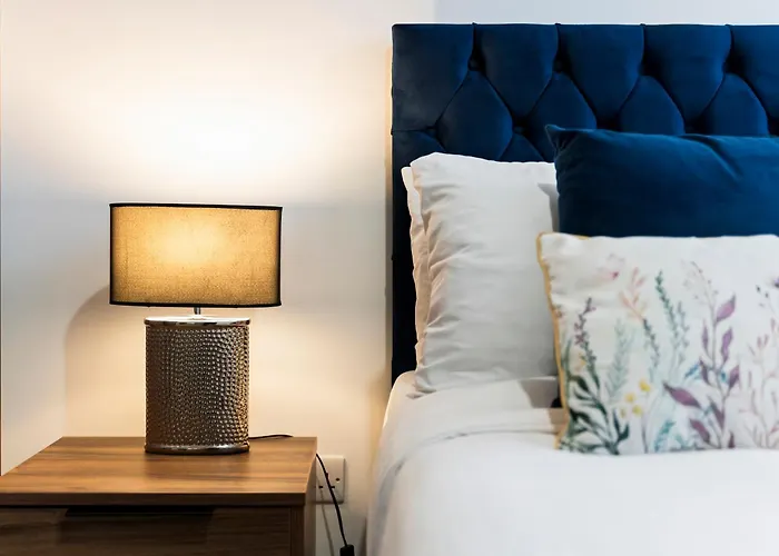 Modern Flat In By 53 Degrees Property, Ideal For Couples, 2 Bedrooms!