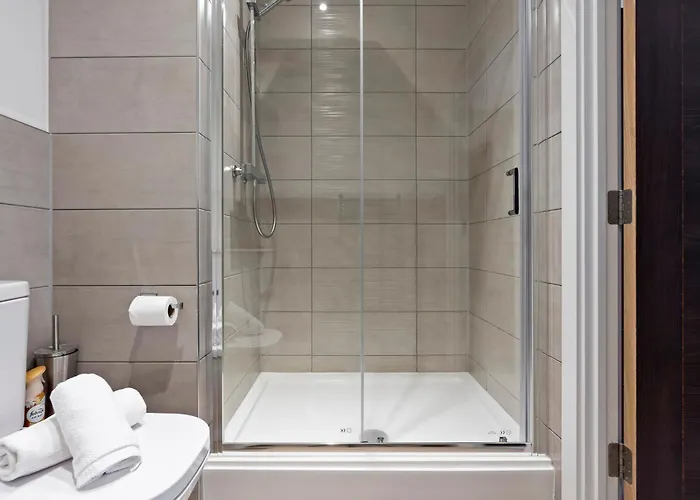 Modern Flat In By 53 Degrees Property, Ideal For Couples, 2 Bedrooms!