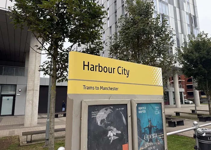 Mediacity One Bedroom Skyline Flat *