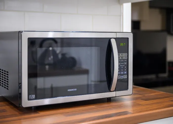 Stylish 3-bed Close To Mcr Centre For 8 Guests 度假居 *