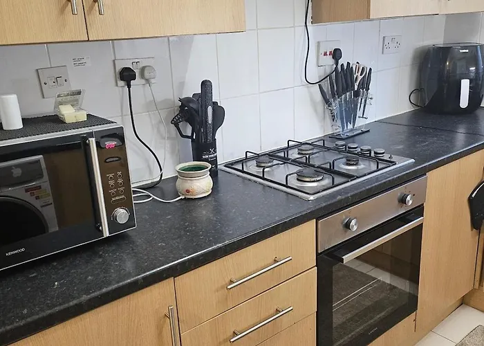 Go Big ! Entire Cozy House For Max 8 People Near Center Дом отдыха