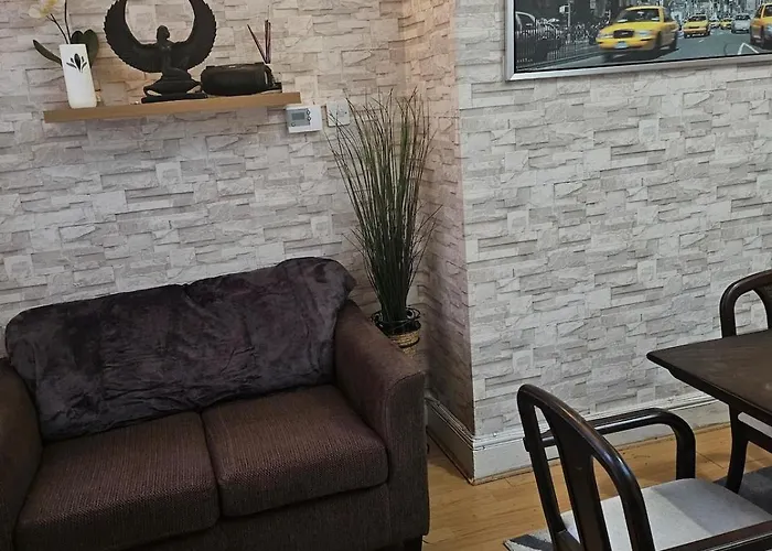 Дом отдыха Go Big ! Entire Cozy House For Max 8 People Near Center Манчестер