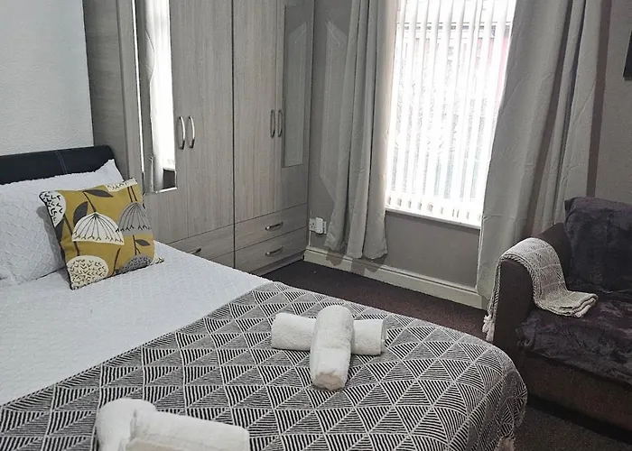 Дом отдыха Go Big ! Entire Cozy House For Max 8 People Near Center