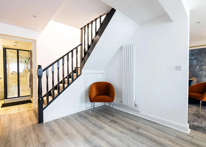 Luxury 3 Bed House Old Trafford بيت للعطل مانشستر