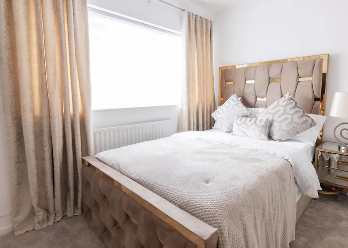 Luxury 3 Bed House Old Trafford بيت للعطل