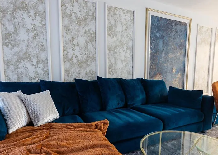 Luxury 3 Bed House Old Trafford مانشستر