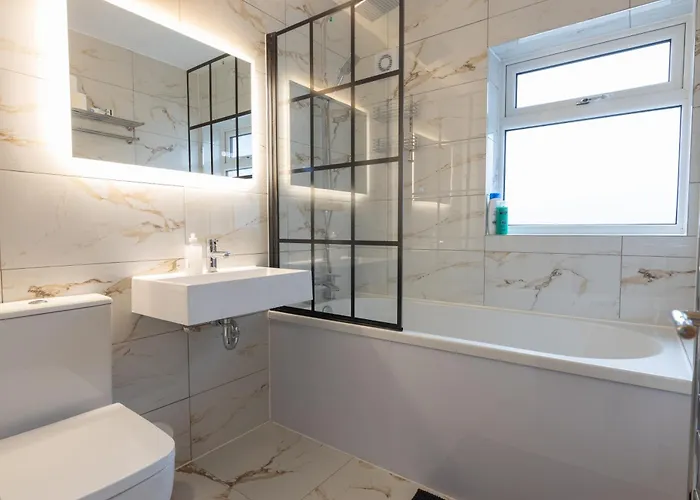 Luxury 3 Bed House Old Trafford *