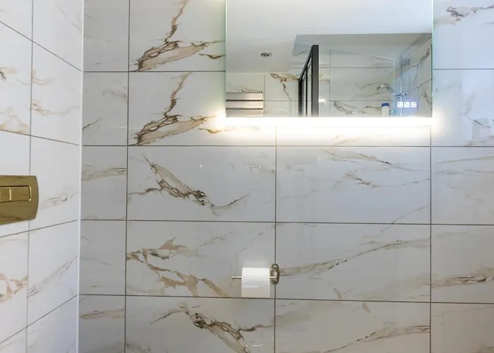 بيت للعطل Luxury 3 Bed House Old Trafford مانشستر