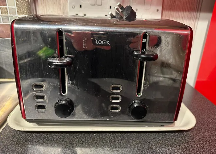 Apartament Walking Distance From Etihad And Coop Arena Parking Free *