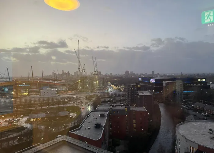 Διαμέρισμα Walking Distance From Etihad And Coop Arena Parking Free *