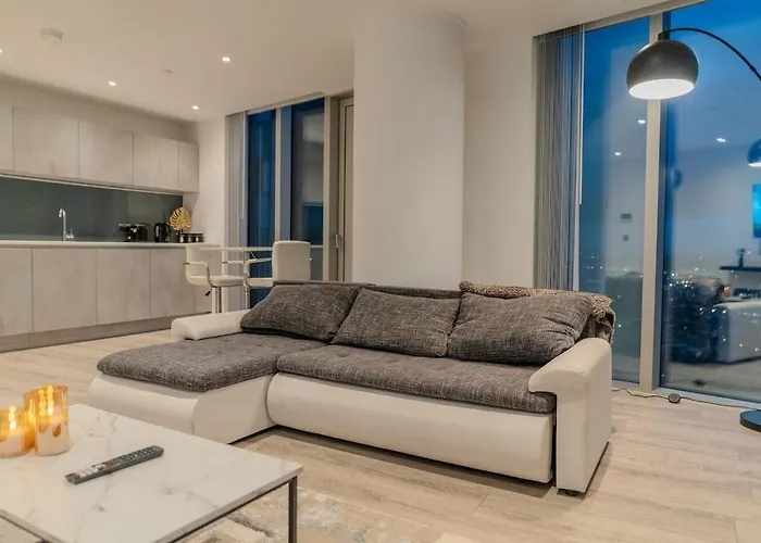 Apartmán Luxury 2 Bed Penthouse With Stunning Views In Centre *