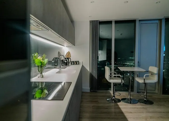 아파트 Luxury 2 Bed Penthouse With Stunning Views In Centre *