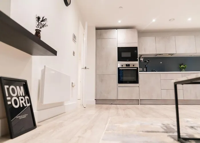 Apartmán Luxury 2 Bed Penthouse With Stunning Views In Centre *