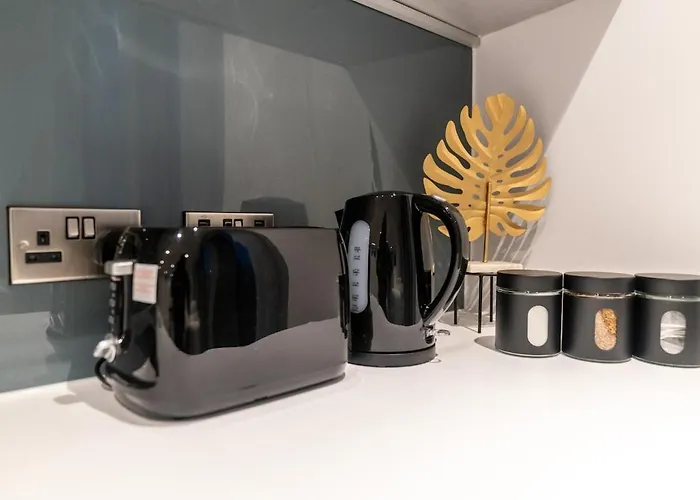 Luxury 2 Bed Penthouse With Stunning Views In Centre