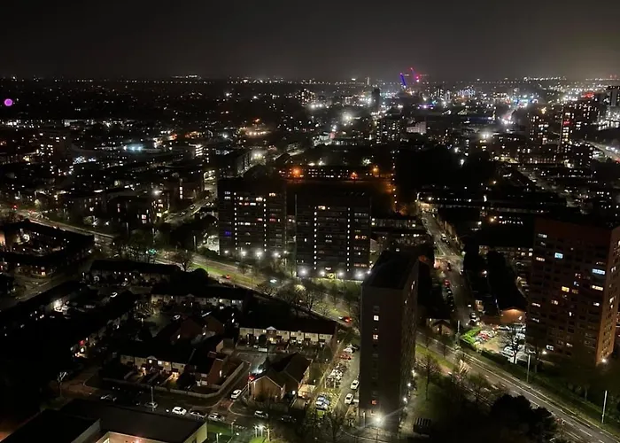 Luxury 2 Bed Penthouse With Stunning Views In Centre Apartament