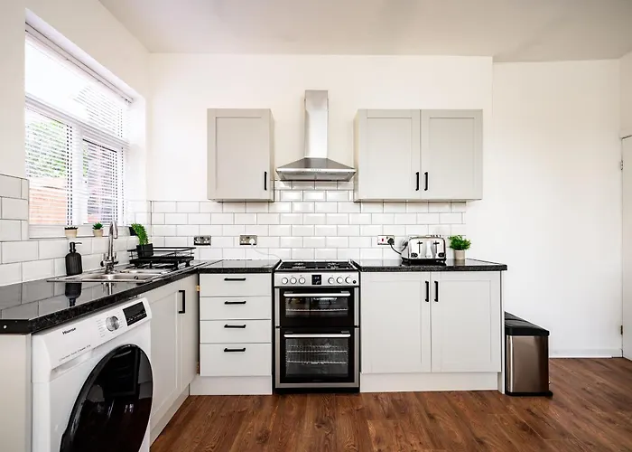 Stylish Modern - Perfect For Work, Leisure & Stadium Visits With Parking *