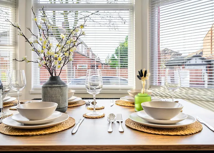 Stylish Modern - Perfect For Work, Leisure & Stadium Visits With Parking Appartamento Manchester