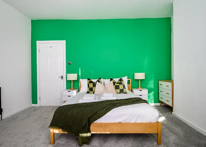 Stylish Modern - Perfect For Work, Leisure & Stadium Visits With Parking Appartamento