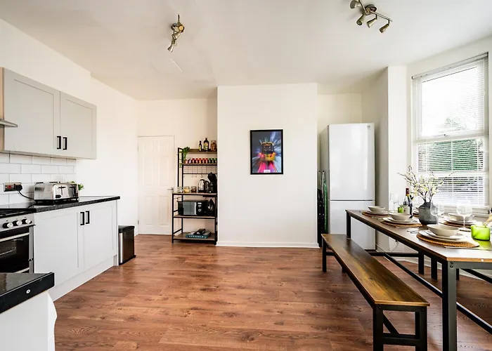 Stylish Modern - Perfect For Work, Leisure & Stadium Visits With Parking Appartamento Manchester