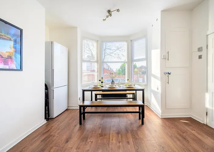 Apartament Stylish Modern - Perfect For Work, Leisure & Stadium Visits With Parking Manchester