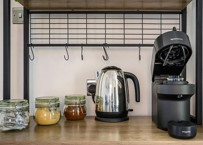 Stylish Modern - Perfect For Work, Leisure & Stadium Visits With Parking