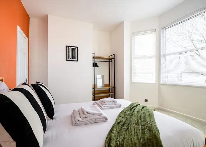 Stylish Modern - Perfect For Work, Leisure & Stadium Visits With Parking Apartament *