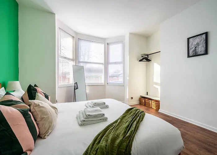 Stylish Modern - Perfect For Work, Leisure & Stadium Visits With Parking * Manchester