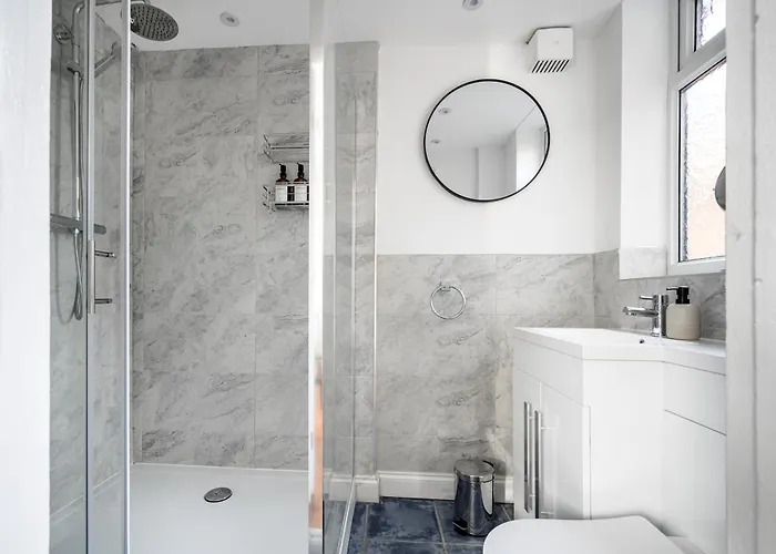 Stylish Modern - Perfect For Work, Leisure & Stadium Visits With Parking * Manchester