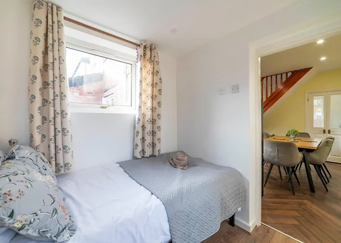 Beautiful Three Bedroom House - Escape بيت للعطل مانشستر